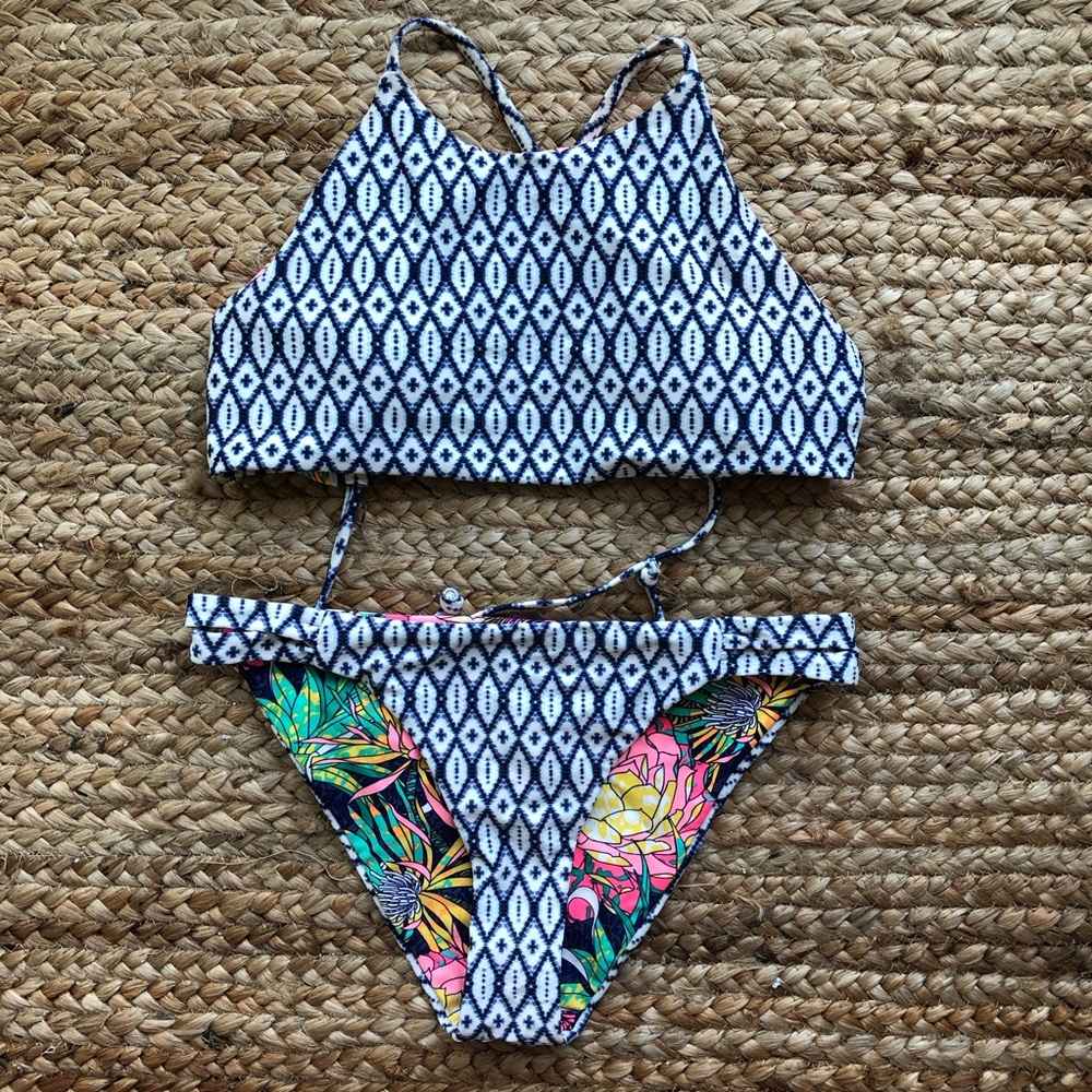 Reversible bikini set - Picture 2 of 2